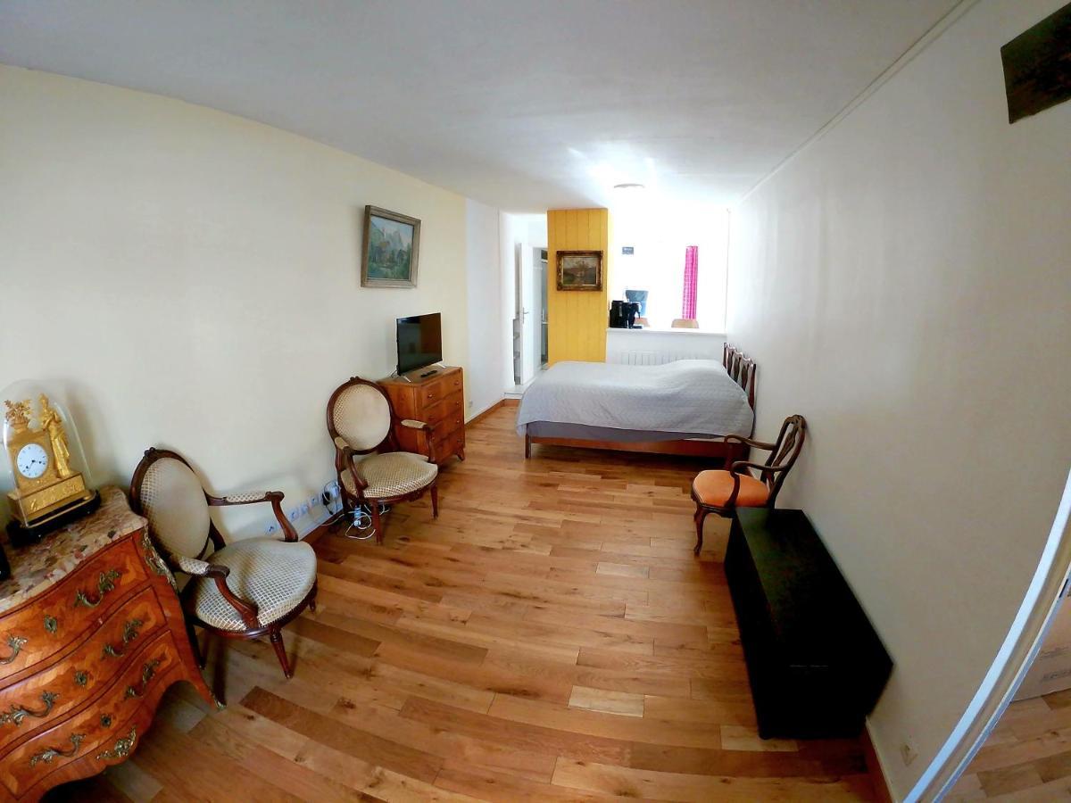 Appartement En Plein Coeur De Milly-La-Foret Buitenkant foto
